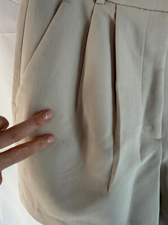 Abercrombie Curve Love A&F Sloane High Rise Tailored Shorts 4.5in - 2  26  Taupe - Picture 16 of 16